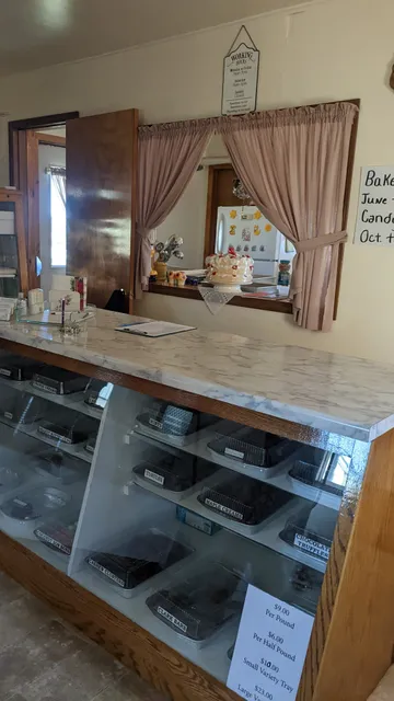 Hilltop Candy & Bakery