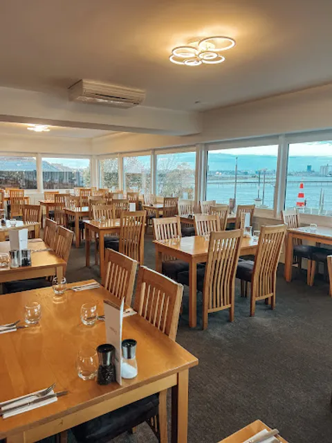 Seashells Bar & Restaurant