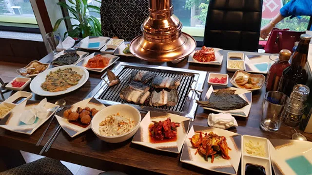 명품한우장어전문점