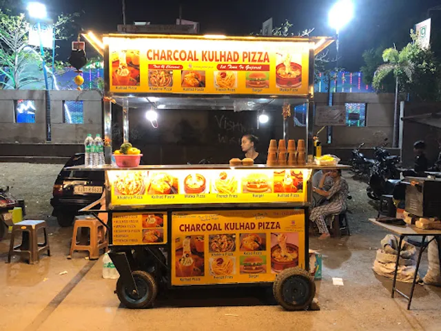 Charcoal kulhad Pizza