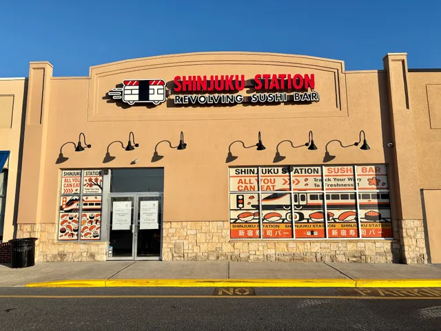 SHINJUKU STATION REVOLVING SUSHI BAR
