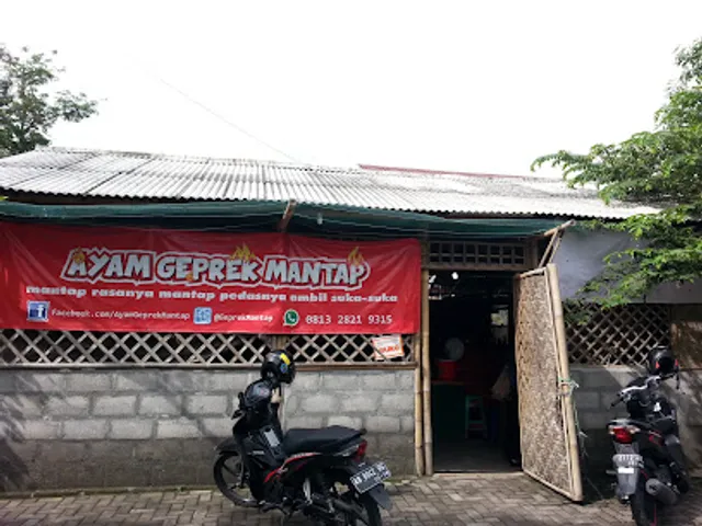 Ayam Geprek Mantap (꧋ꦄꦪꦩ꧀ꦒꦼꦥꦿꦼꦏ꧀ꦩꦤ꧀ꦠꦥ꧀)