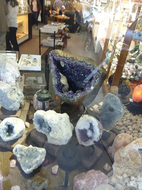 STONES. Crystals, Minerals, Gemstones & Fossil Shop