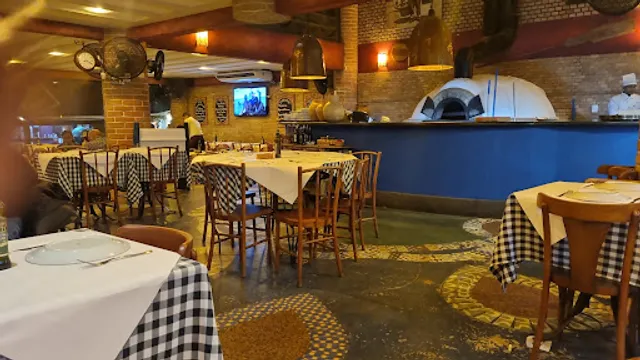 Lorenzo Pizzeria & Cantina