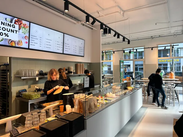 Chupenga | Checkpoint Charlie