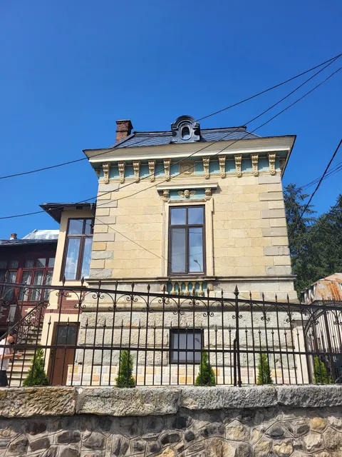 Casa Continentelor Campulung Muscel