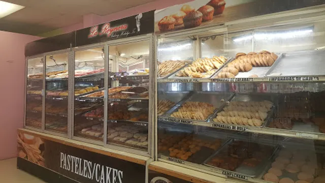 La Reynera Bakery7/ Snacks
