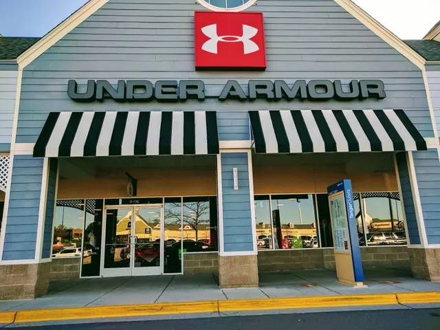 Under Armour Factory House - Tanger Outlets Howell
