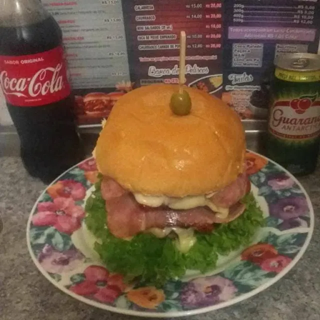 Parada obrigatória dó seu lanche e caldos e pastelaria e açaí