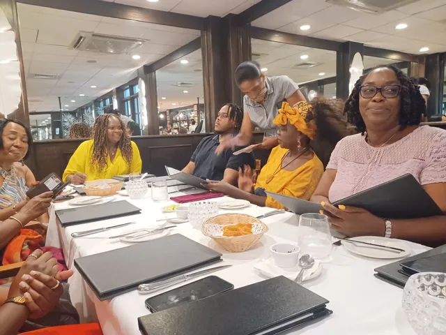 The Red Carpet (Restaurant & Bar)