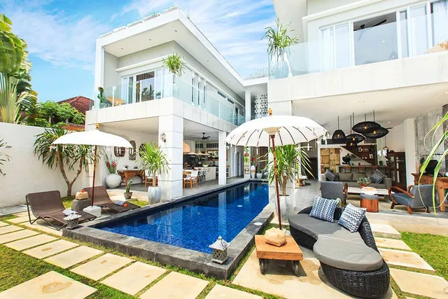 seminyak beach luxury villa