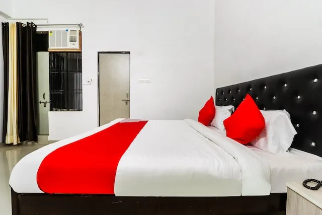 OYO Flagship 28185 The Golden Sky