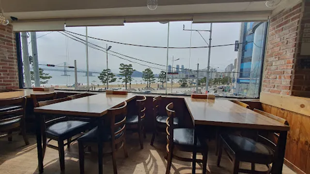 Manbingo Cold Wheat Noodles (Gwangalli)