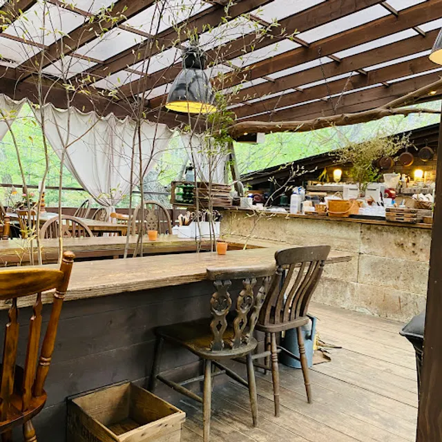 RK GARDEN POINT MAKERS