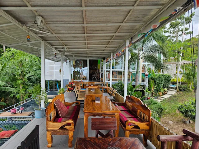 Organic Farm & Coffee Shop