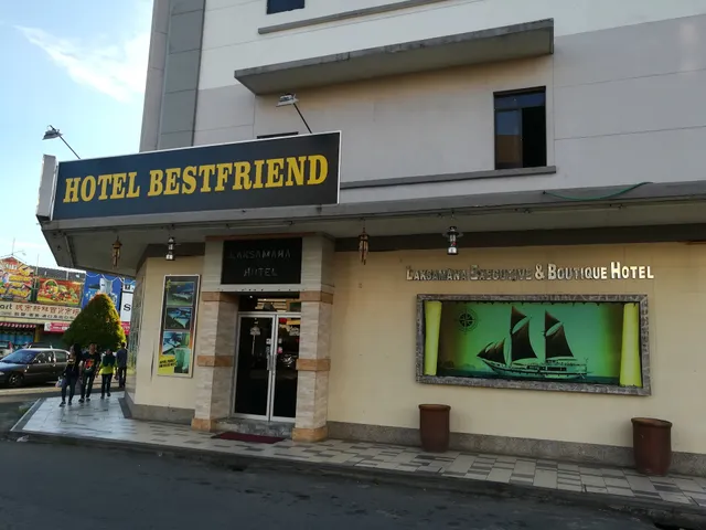 OYO 43960 Laksamana Executive & Boutique Hotel