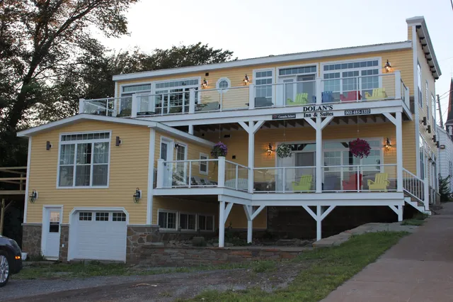 Dolan's Inn & Suites