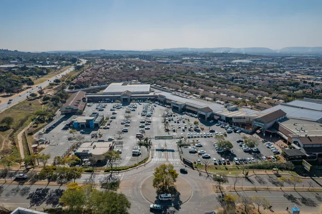 Hazeldean Retail Square