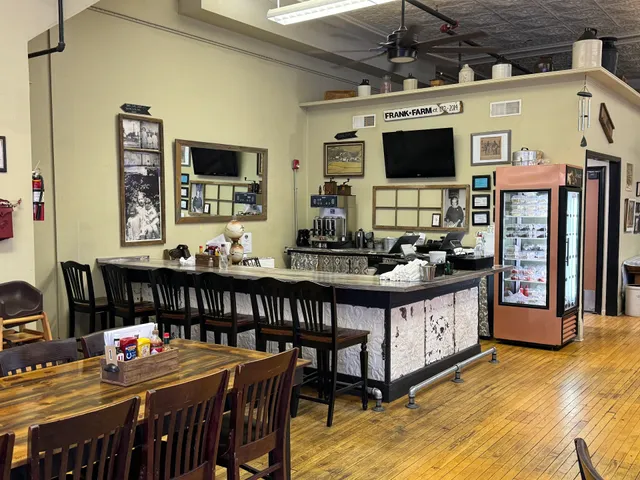 Daniel Girls Farmhouse Restaurant