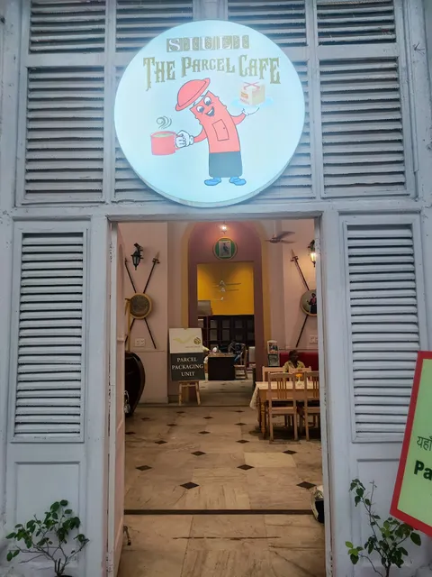 Siuli, The Parcel Cafe