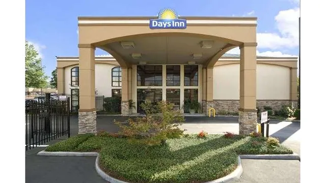 Days Inn & Suites by Wyndham Tuscaloosa - Univ. of Alabama