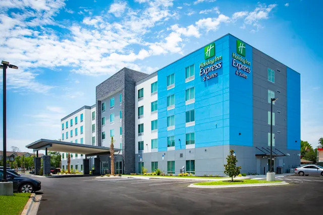 Holiday Inn Express & Suites Pensacola Airport North - I-10 by IHG