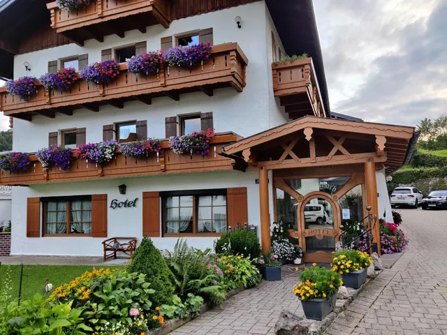 Alpenhotel Weiherbach und Ferienwohnungen - Berchtesgaden