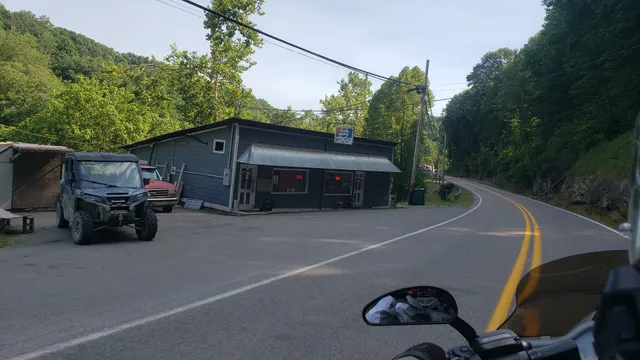 Sam's Grocery & Carry Out