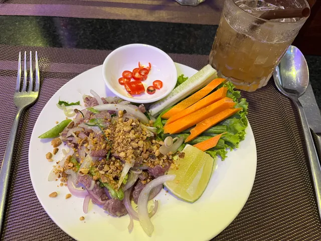 Red Apple Bar & Restaurant