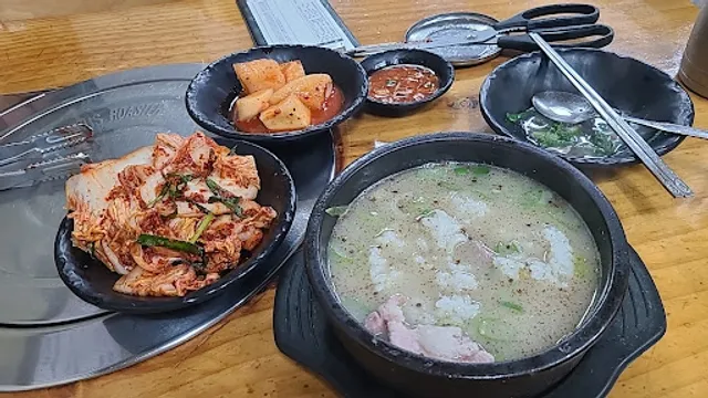 일동토종순대감자탕 본관