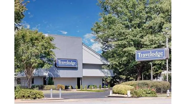 Travelodge by Wyndham College Park