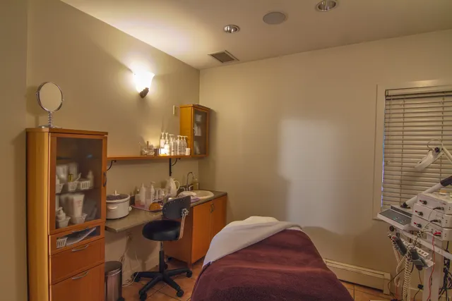 Beverly’s Skin Care on 4th