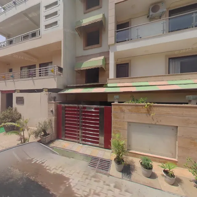 OYO 15623 Golden Crystal