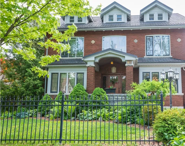 Avonview Manor B&B & Wedding Pergola