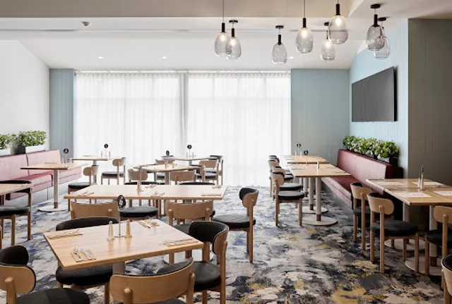 Castello's Victorian Tavern