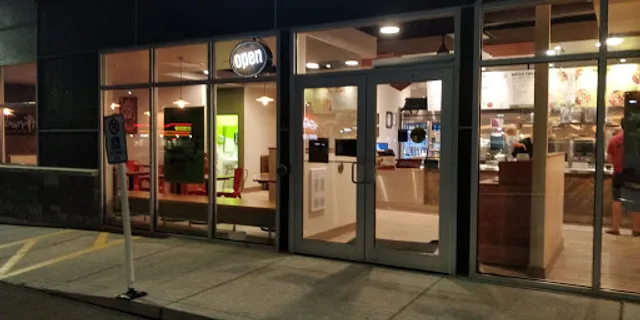 Mucho Burrito Fresh Mexican Grill