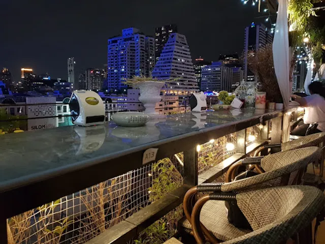 Heaven Rooftop Bar & Lounge