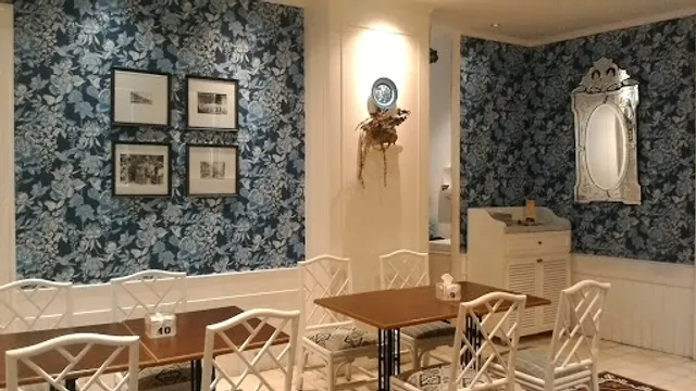 Lincafe Ciputra World