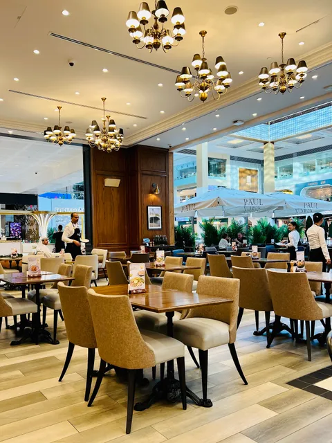 Paul Bakery & Restaurant