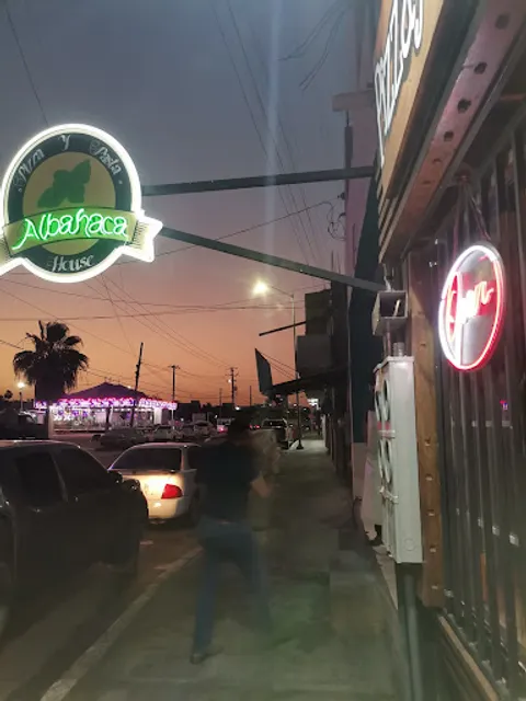 Albahaca Pizza y Pasta House