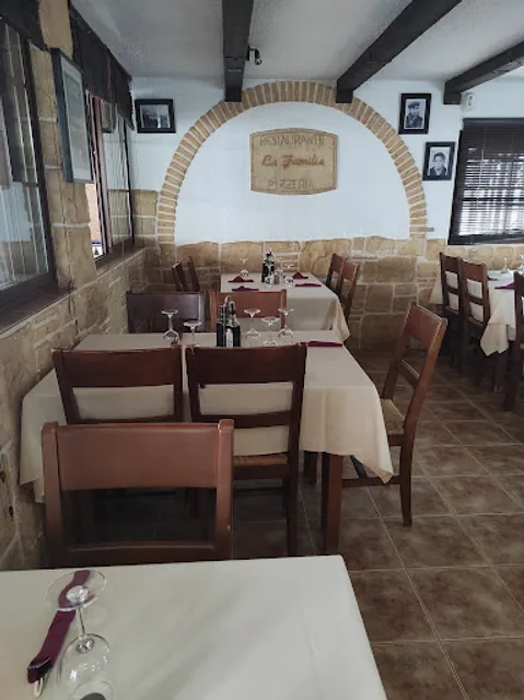 Pizzería La Familia