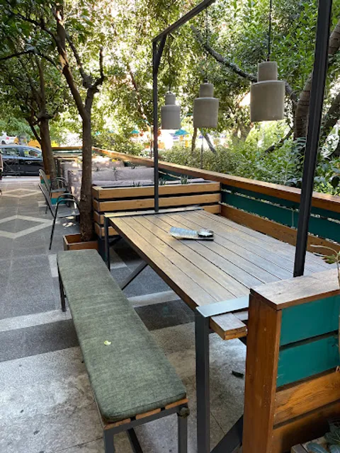 LOSTRE •all day bar•