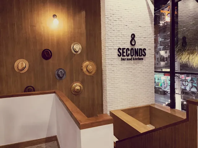 8 Seconds Bar & Kitchen