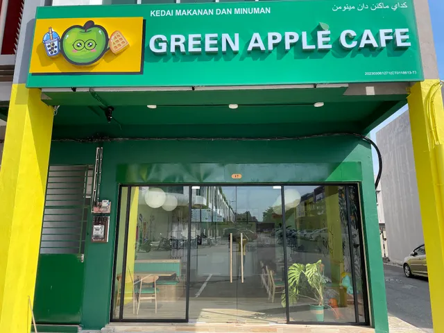 GREEN APPLE CAFE