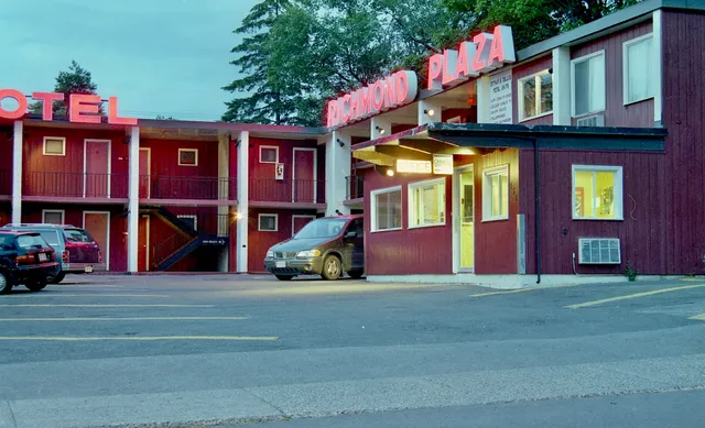 Richmond Plaza Motel