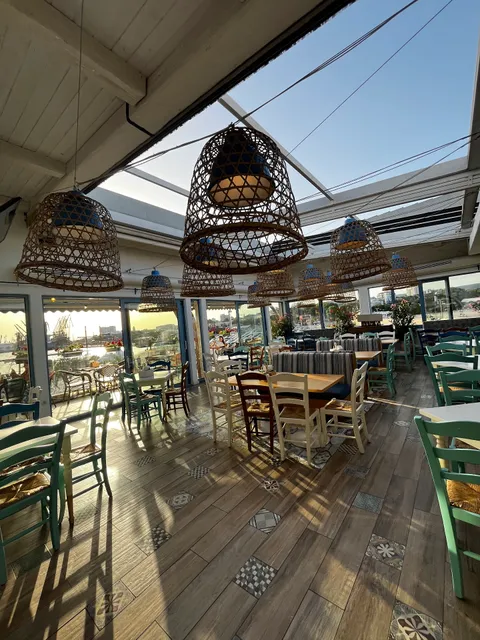 Staria Chinar - Port Varna