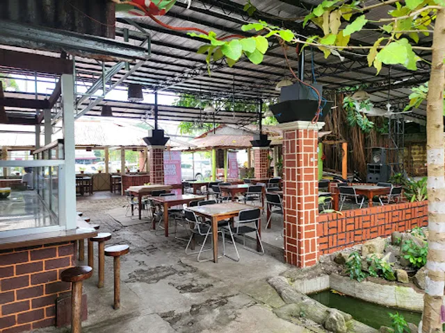 Greenoz Pizzeria and Restorante