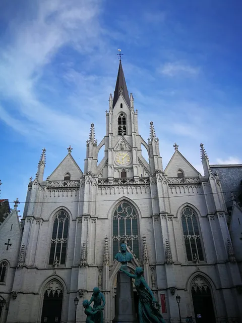 Saint-Boniface square