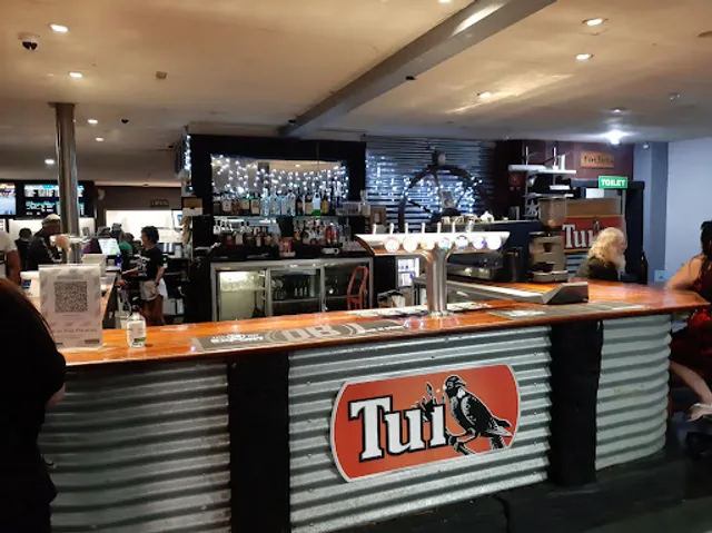 Horse & Hound Bar & Cafe