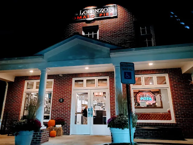 DeLorenzo's Tomato Pies